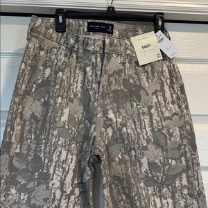 Abercrombie & Fitch Men’s Baggy Leaf Print Jeans